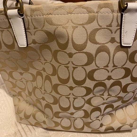 Coach - Picture 2 of 5